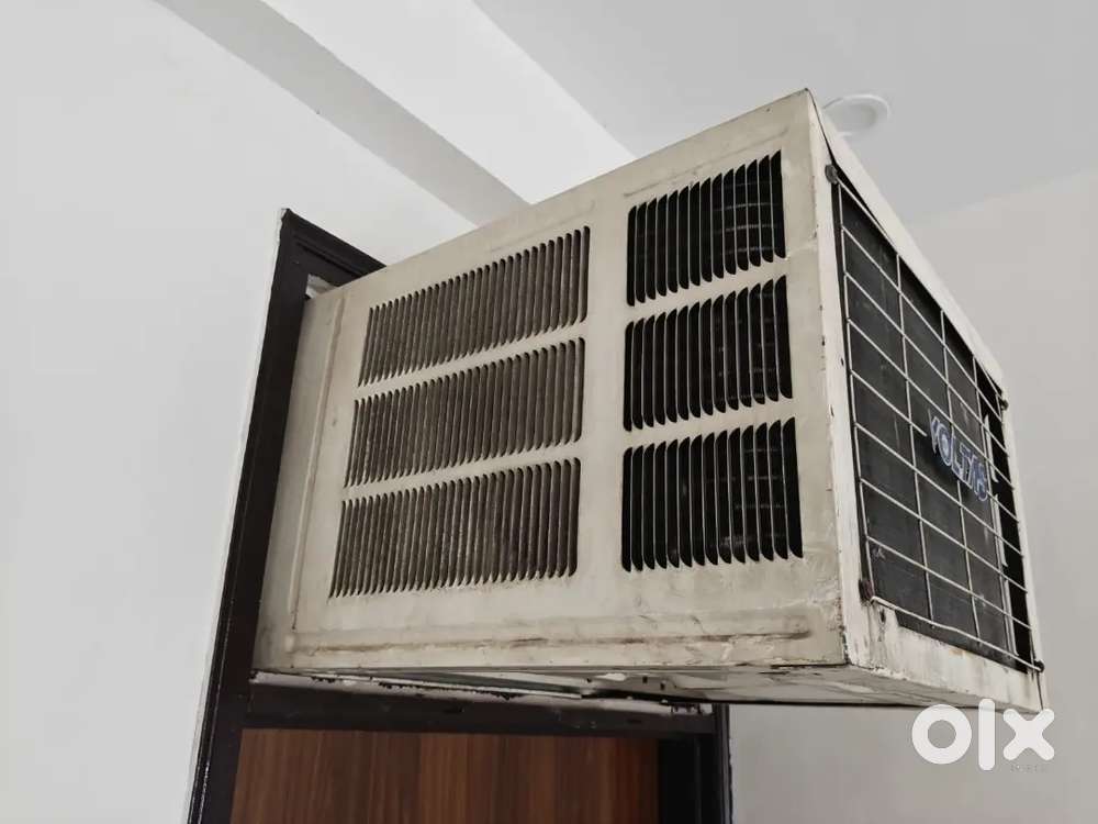 1.5 ton Voltas 5 star window AC for sale