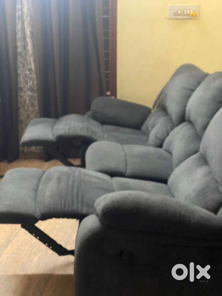 3 Seater recliner sofa in good condition for sale
