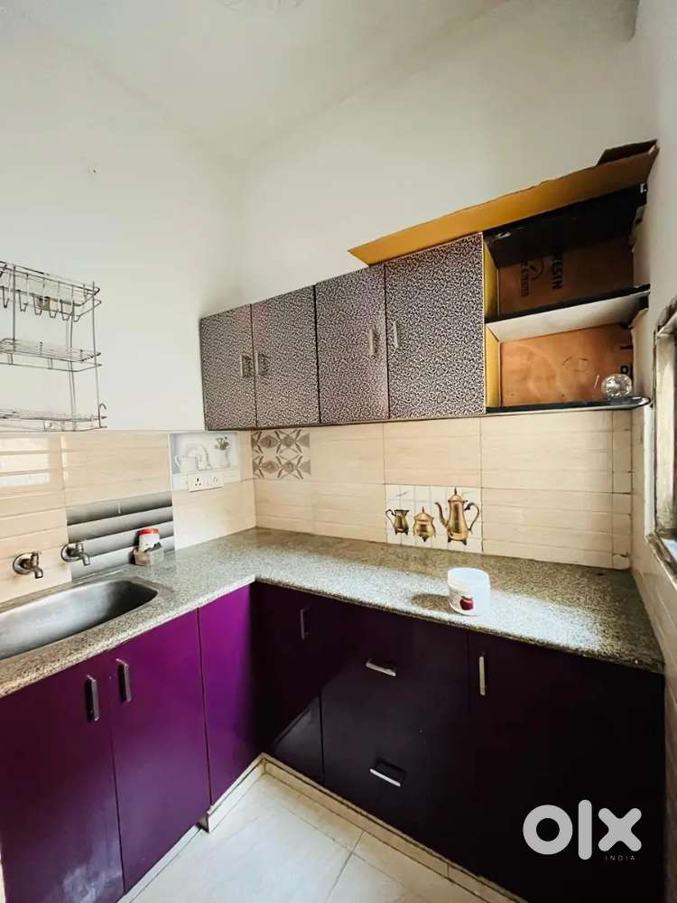 1Bhk Semi Furnished Independent 1st Floor किराये पर खाली है 62-64-65
