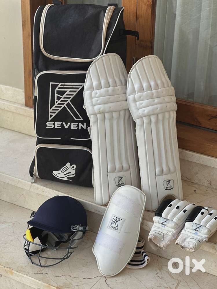 Complete Cricket Kit – Lightly Used  Great Condition!