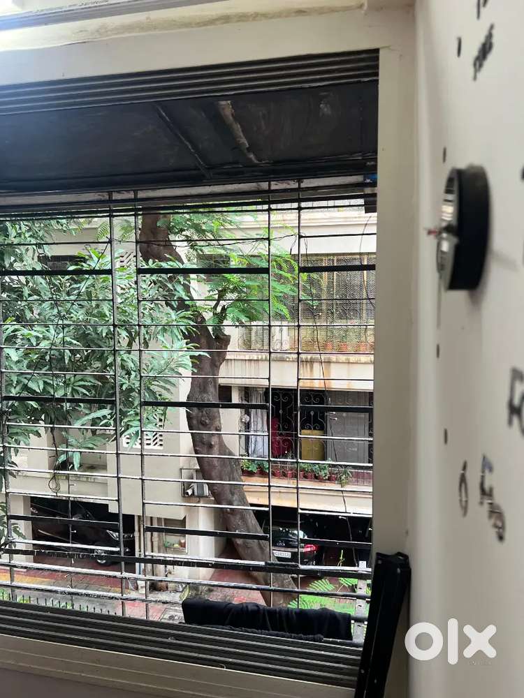 Room mate required in Mithchowki Malad West link road touch