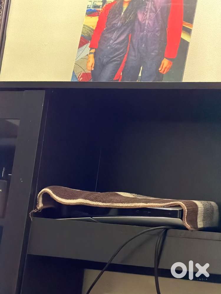 ps5 8 months old with ps5 essential deluxe valid till dec 26