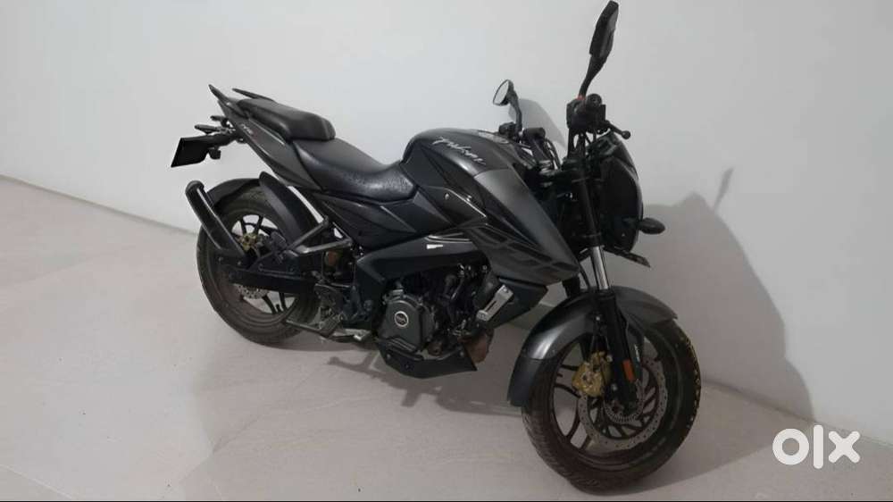 Bajaj Pulsar NS200 ABS FI (Dec 2020 model), Sparkling Black color