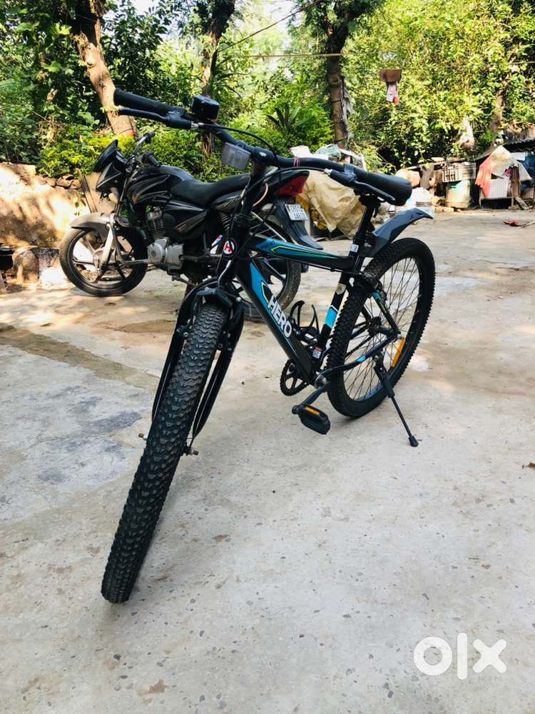 All okk condition both bearks are working smooth chain in black colour