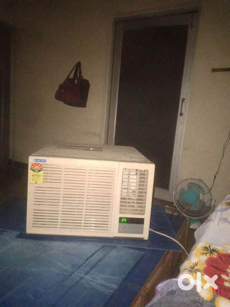 1.5 ton 5 star window AC ok condition 14 month old he good warking