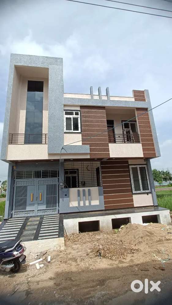Total 4 BHK...2 BHK separate portion also available as per tenants