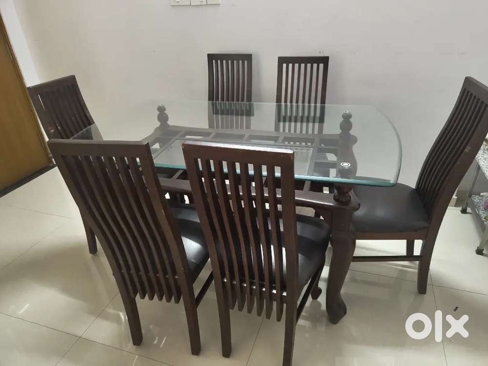 6 seater Wooden Dinning set