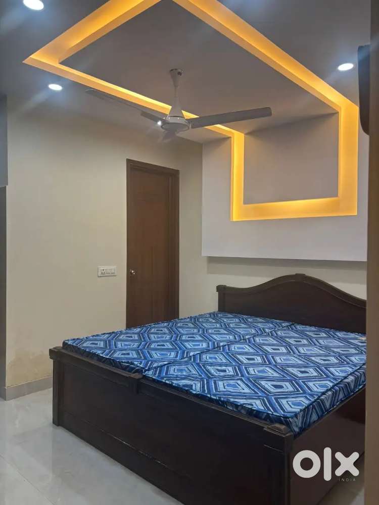 2 room set furnished independent available
