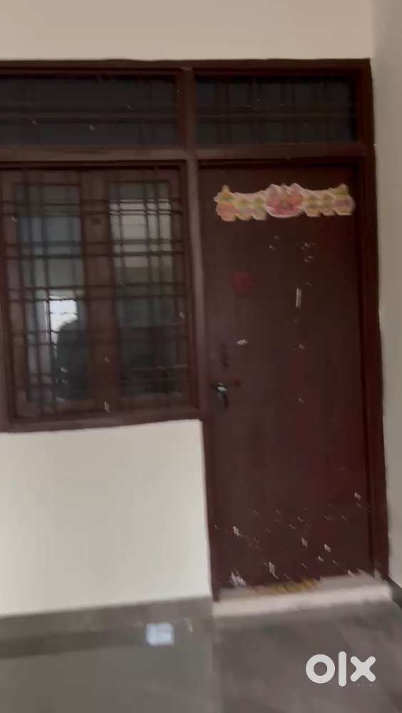 Parking available no security good flats with everything ok condtion