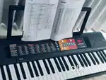 YAMAHA PSR-F52 PIANO WITH WIRELESS BLUETOOTH SPEAKER & MIC