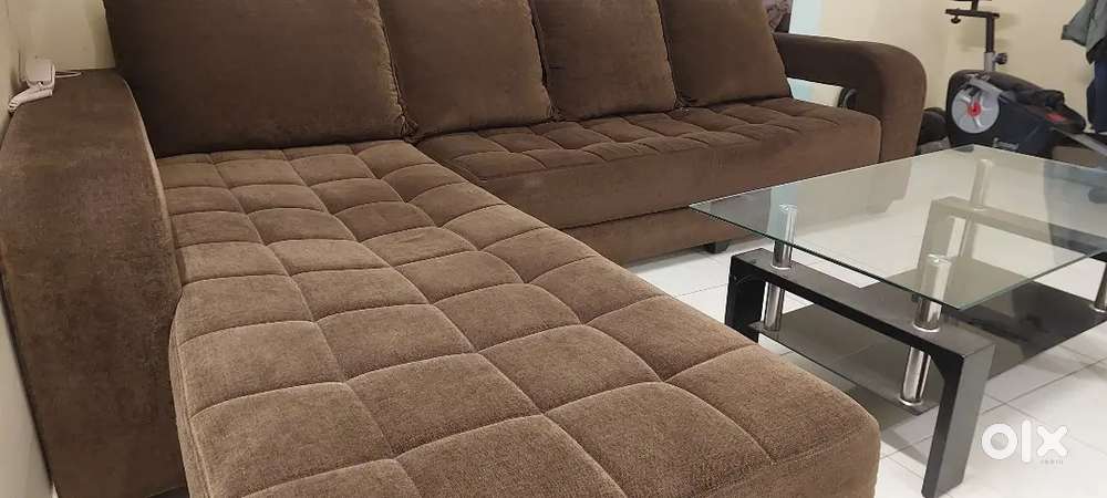 5 Seater sofa with center table