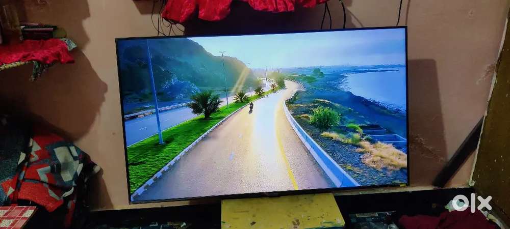 Samsung 50inch crystal uhd 4k smart tv box bill available