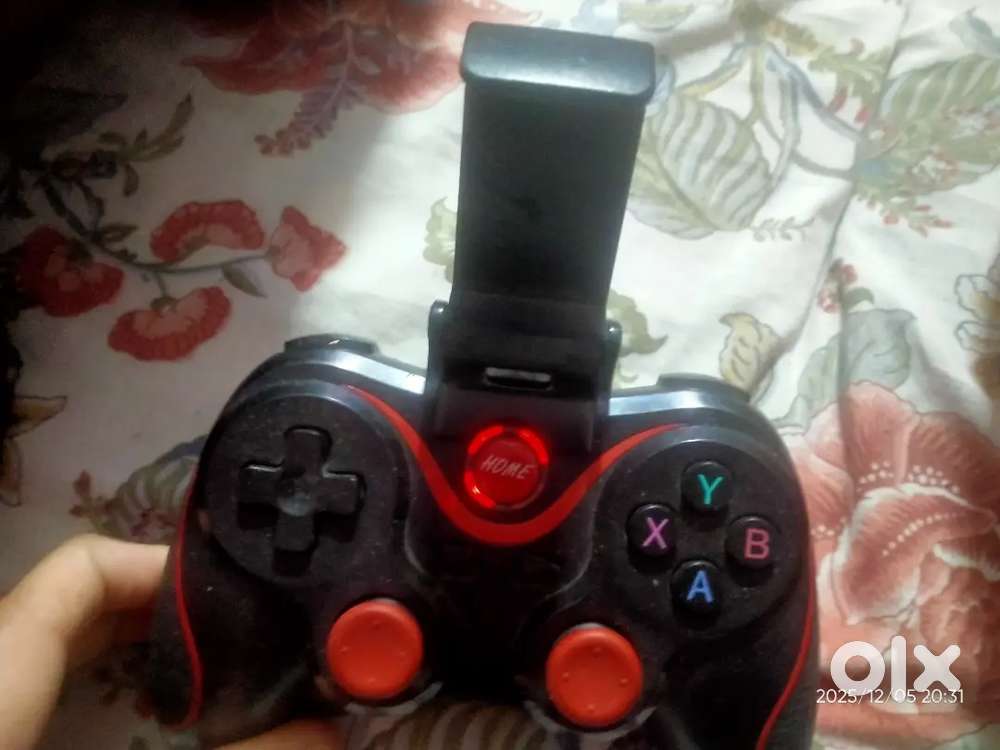 Game controller and trigger
