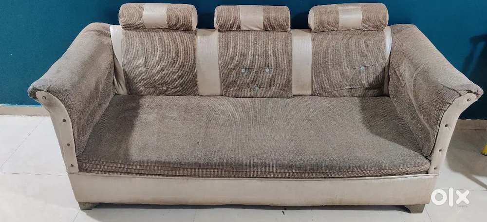 Sell sofa set
