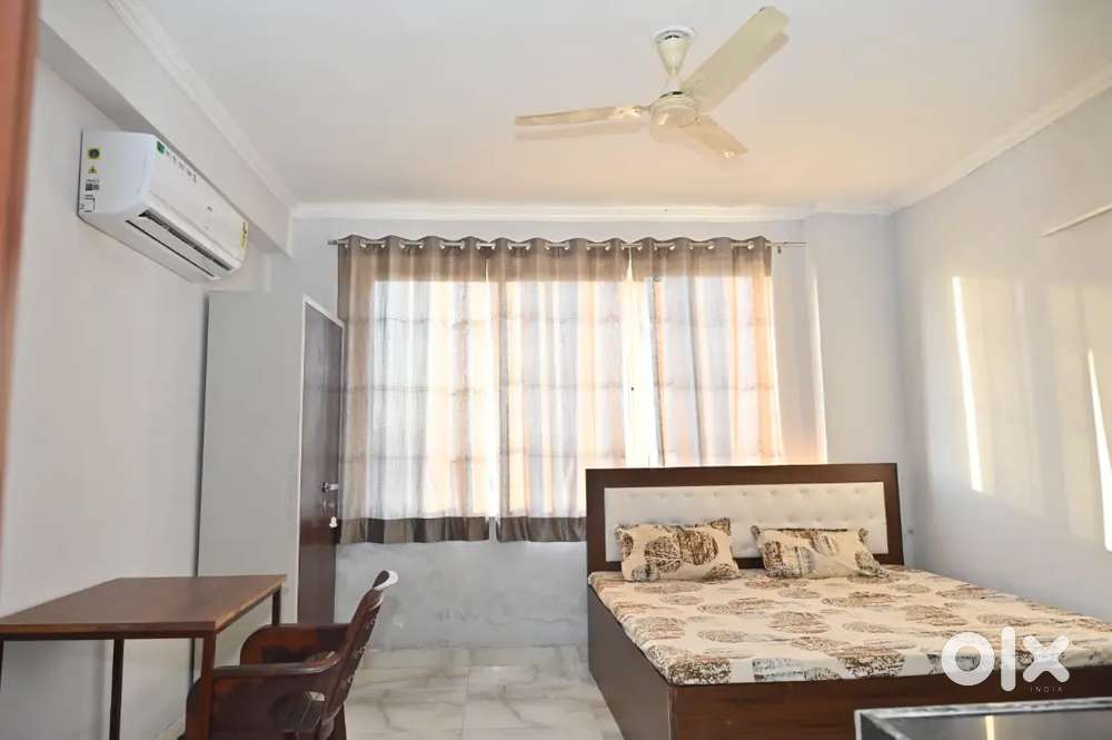 Independent full furnished  1 rk room available