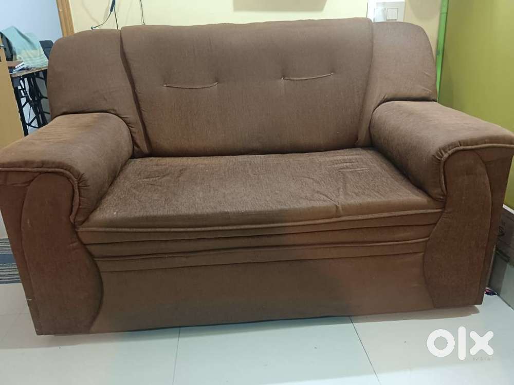 Double sitting sofa, এক বছর আগে কেনা।