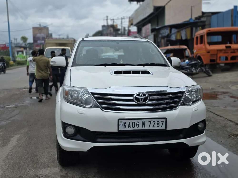 Toyota Fortuner 2014 Diesel 225000 Km Driven only