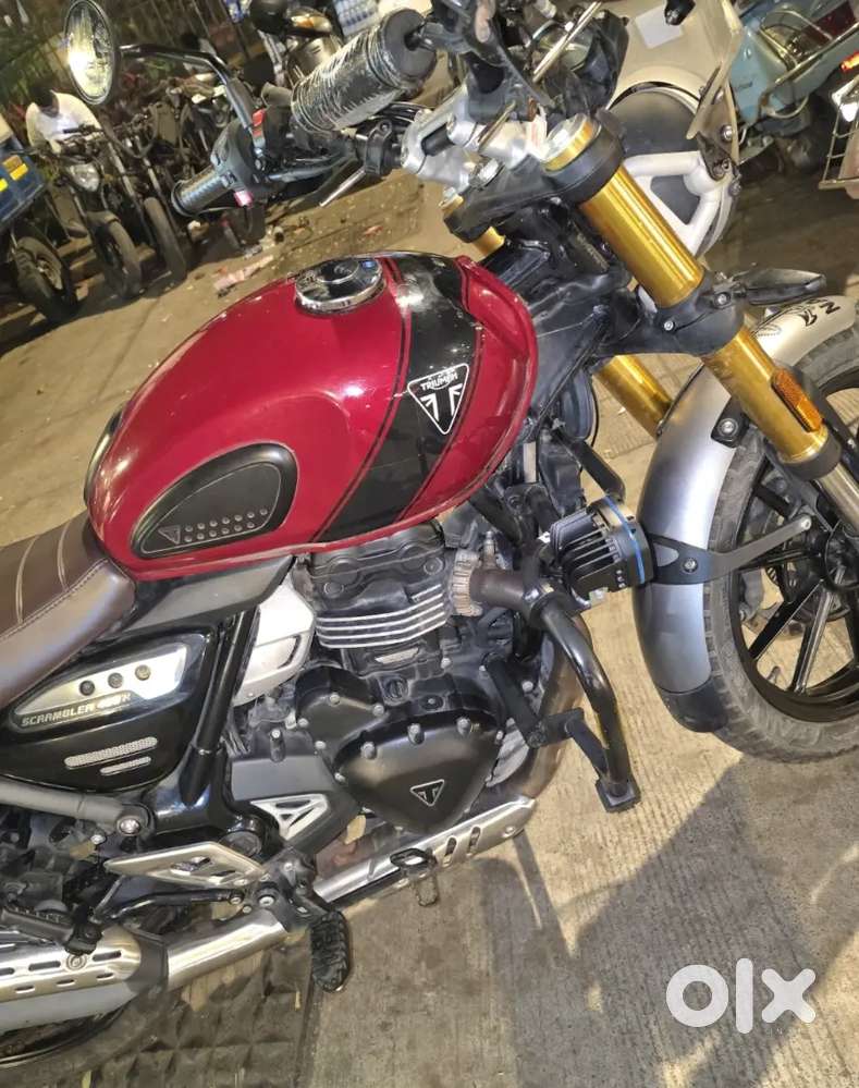 SINGLE HAND USED, LOW RUN TRIUMPH SCRAMBLER 400X
