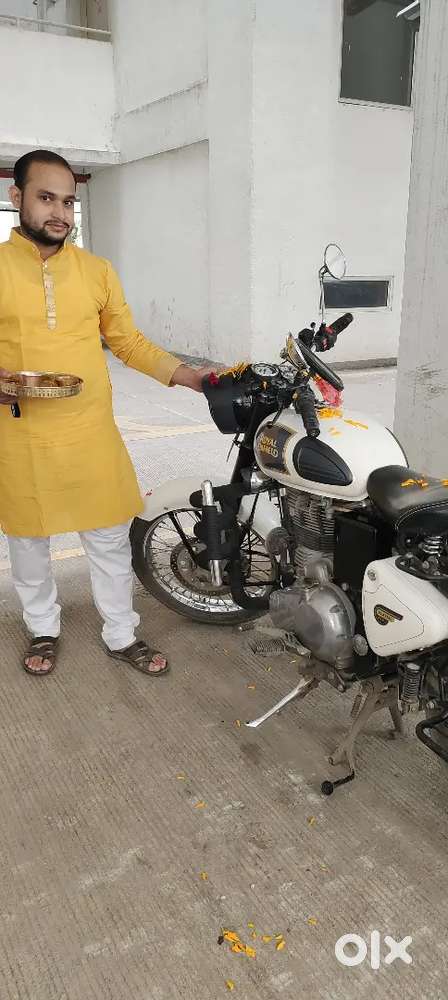 Royal Enfield Classic 350 – White  For Sale