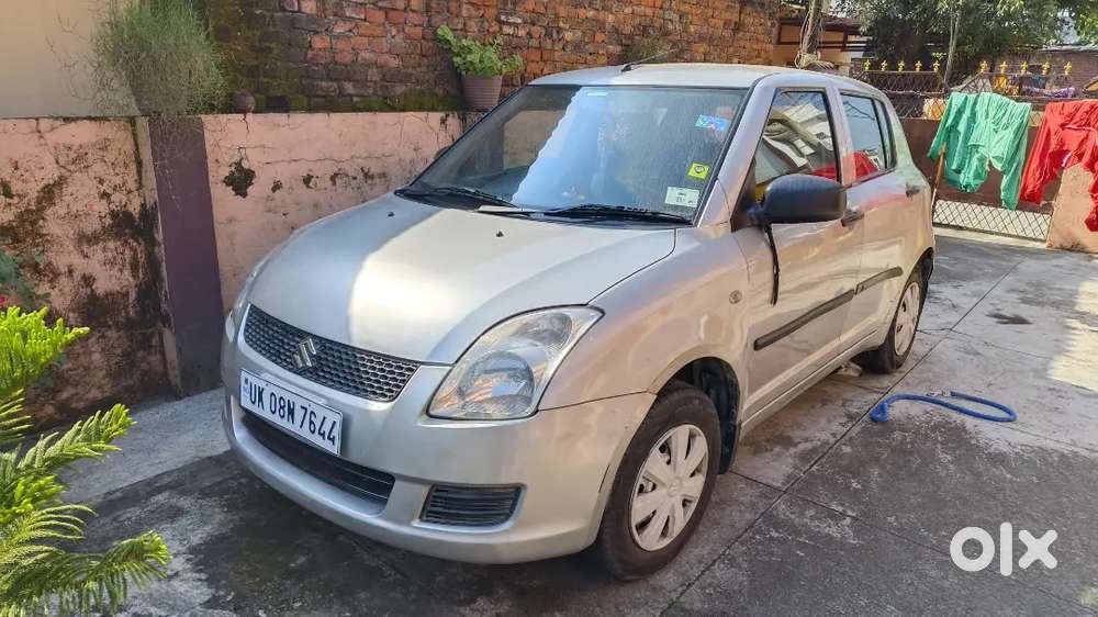 Maruti Suzuki Swift 2010 Petrol 90000 Km Driven and registration 2030