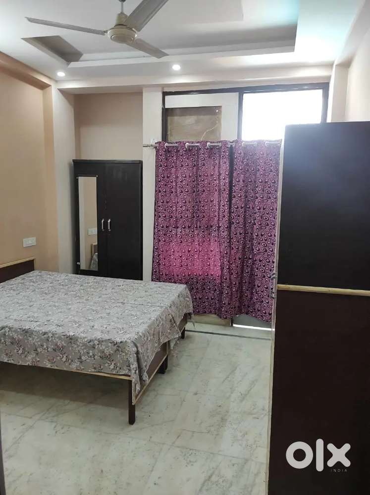 Sharing basis Boys PG  in Kaushambi walking distance Metro Station