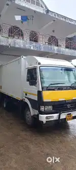 Tata 810 insulated van