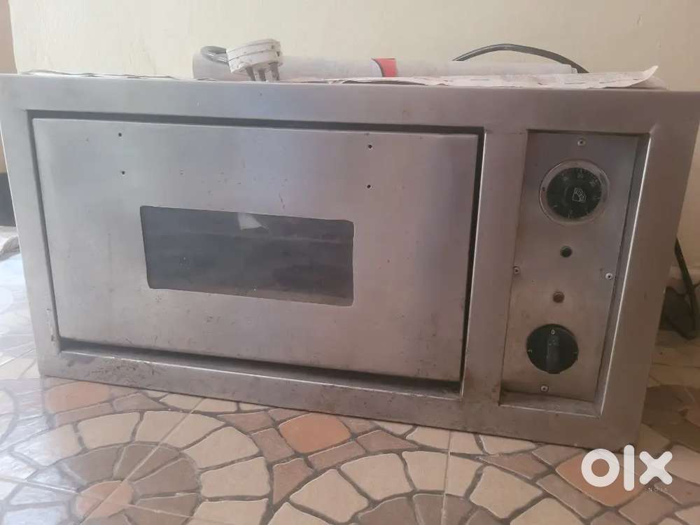 Commercial Microwave Oven
