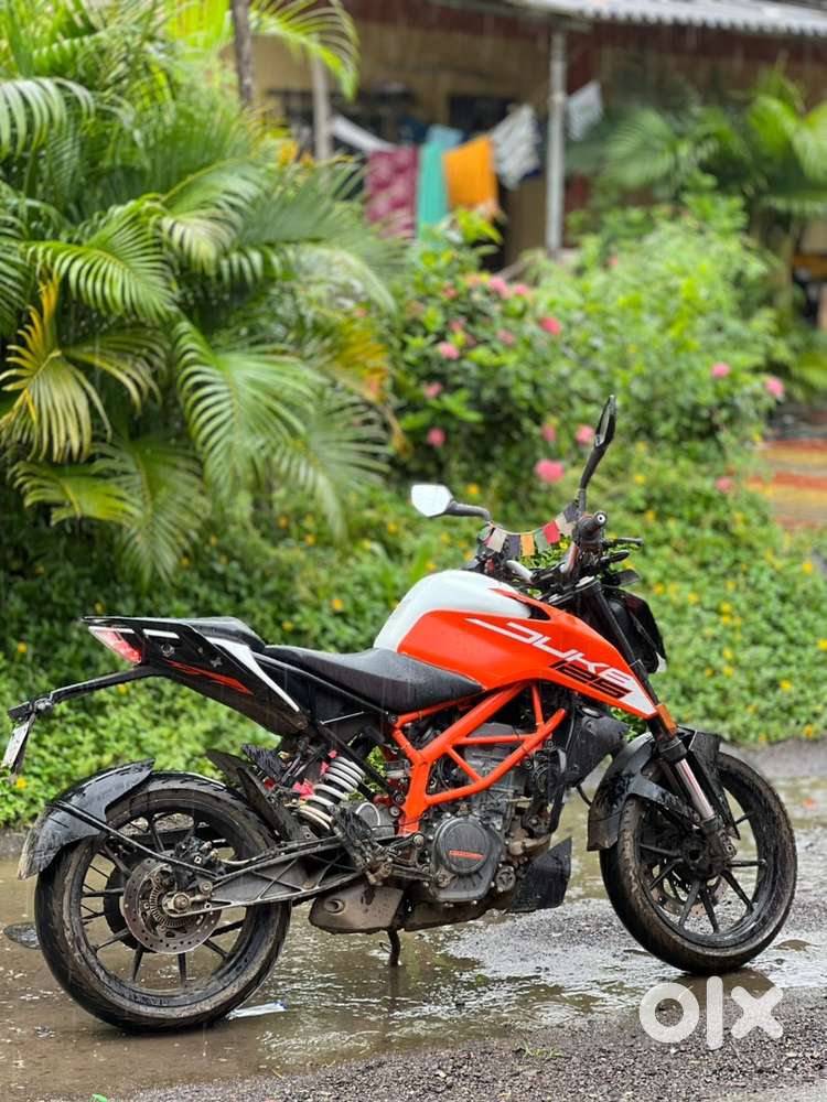 KTM duke 125