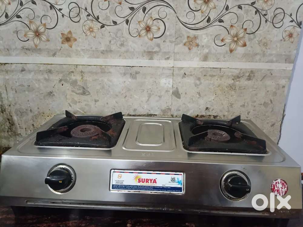 Gas stove (Surya Surakshit TM) in very good condition