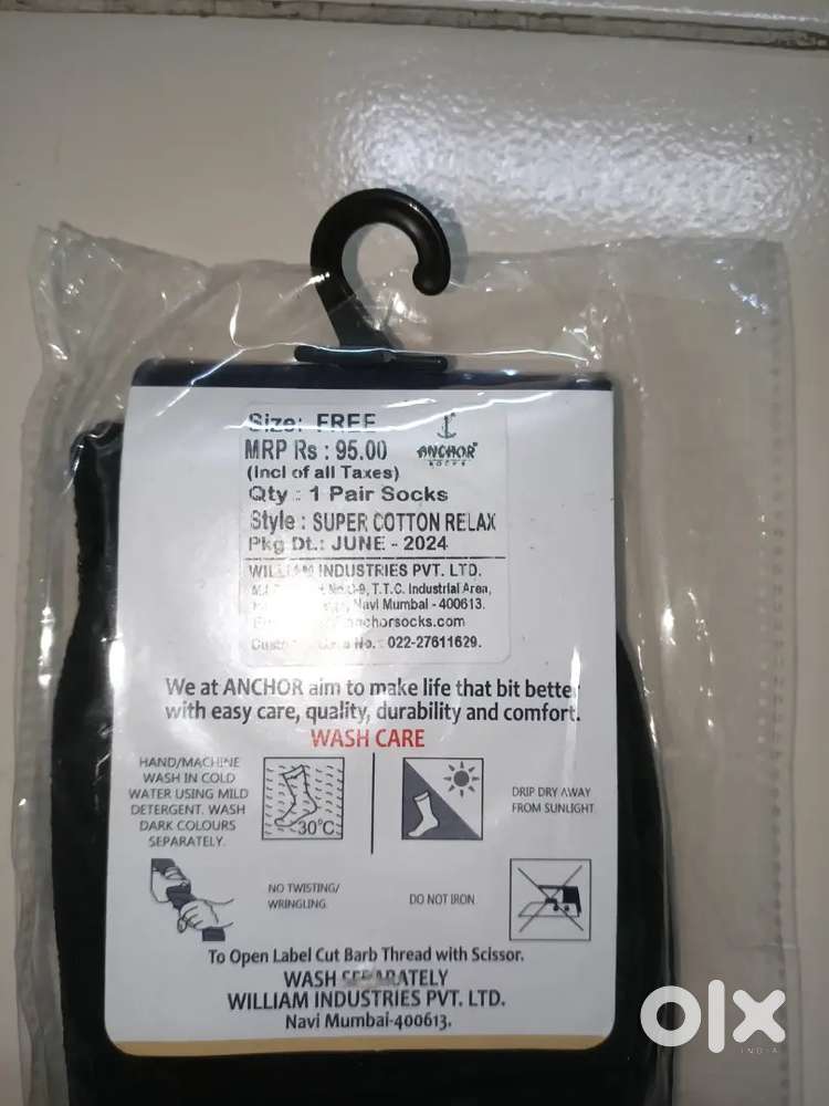 Socks free size and company name anchor