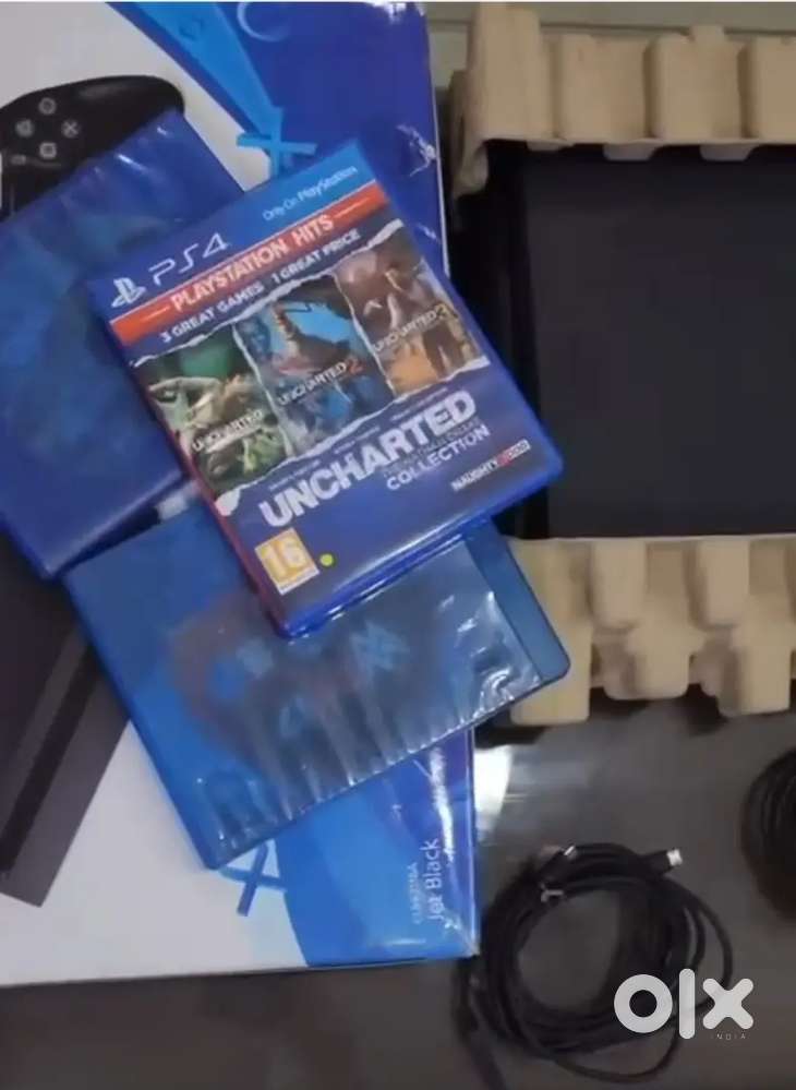 PS4  1 TB space slim variant
