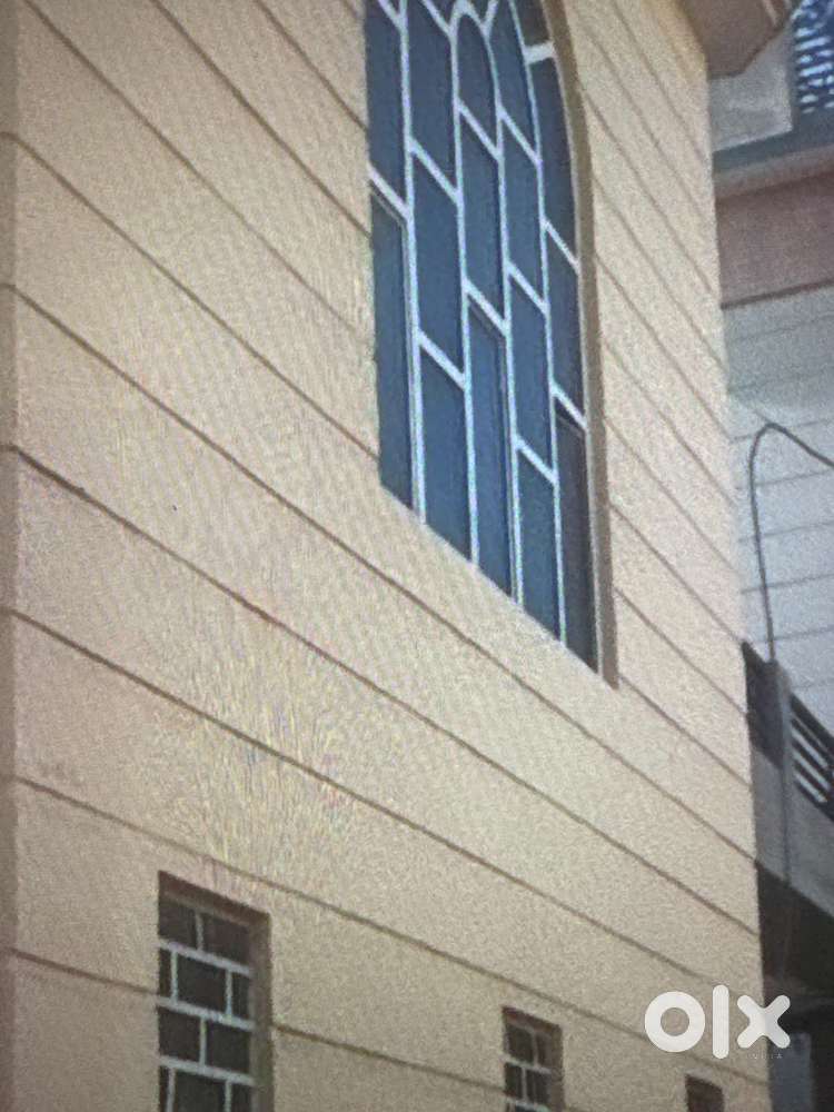 2 floor house for sale