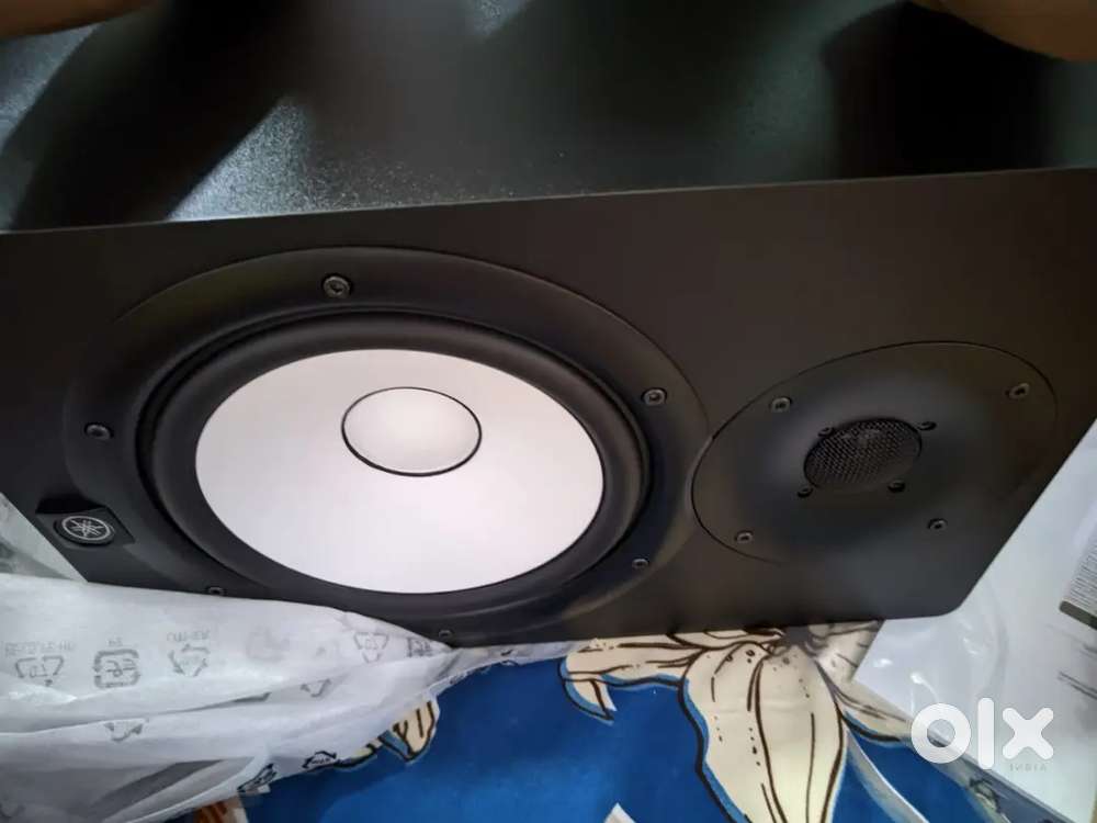 Brand New Unused Yamaha HS8 Studio Monitor Speaker one piece