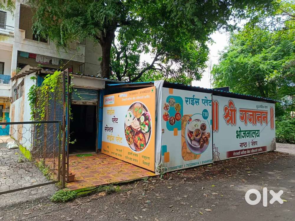 Large shop for rent for hotel ,godown etc.