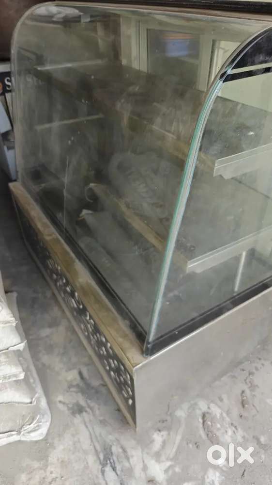 Bakery glass display