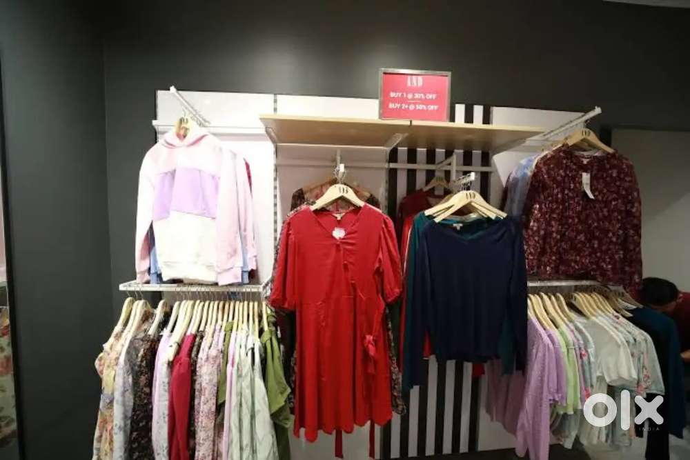 Receptionist girl need for teenagers western dresses showroom