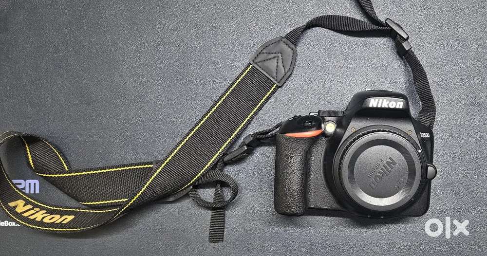 Nikon D3500 Camera Complete Kit And Tripod