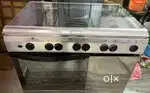 Gas stove with oven