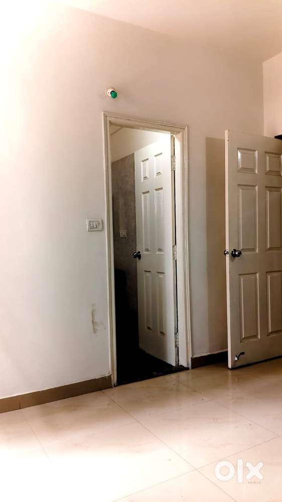 Spacious 2BHK Semi-Furnished Builder floor for Lease in Maruthi nagar