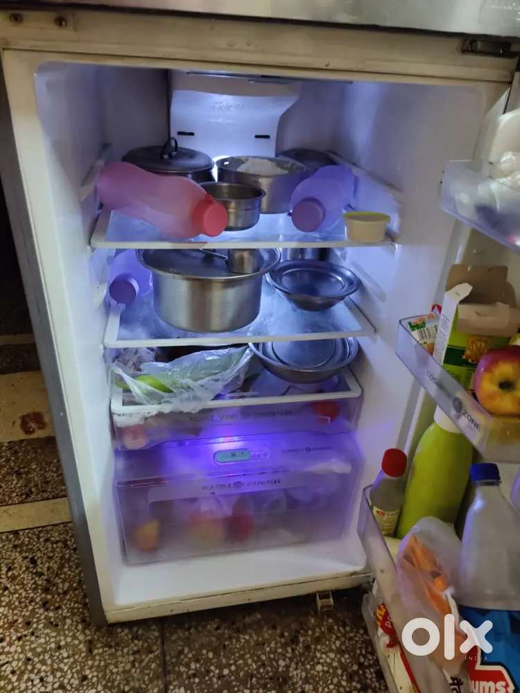 280 liter double door fridge