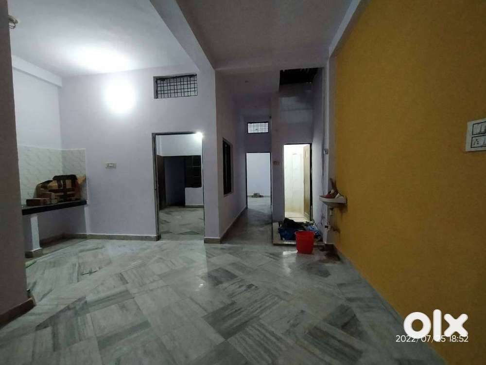 3 BHK flat for rent, new building, big area, neat & clean, near market