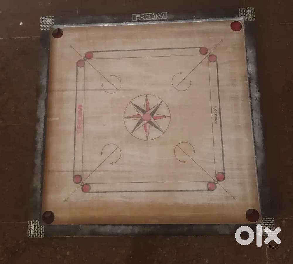 Carrom board