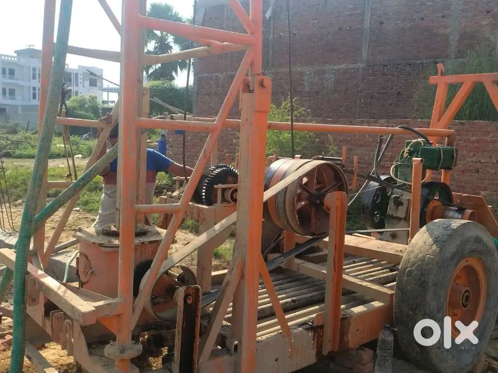 नई बोरिंग मशीन बेचना है पैसे की जरूरत है