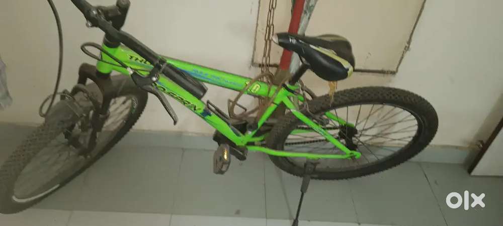 Hero throne 26 inch tayre