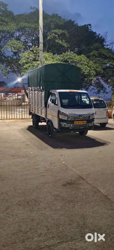 Tata intra v50 pickup