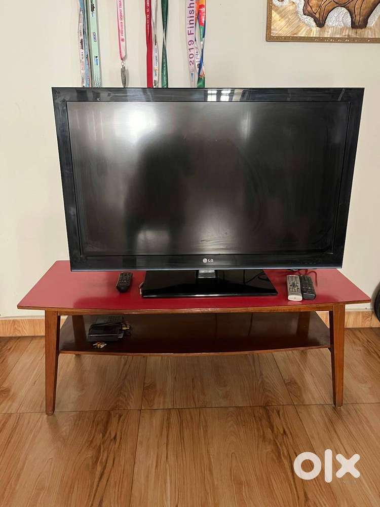 LG LCD TV 42 inch Model: 42LK450