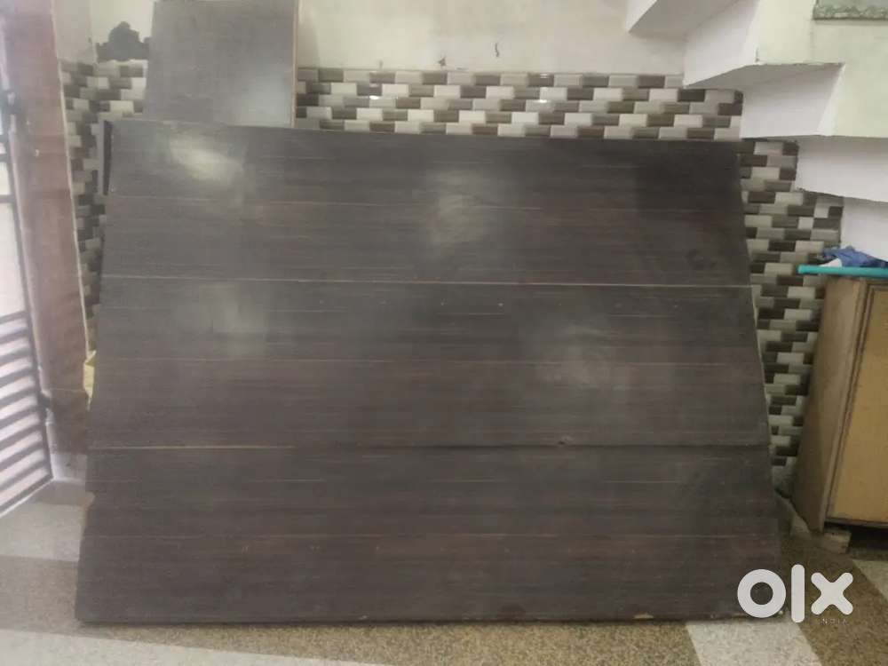 Shop wooden partition