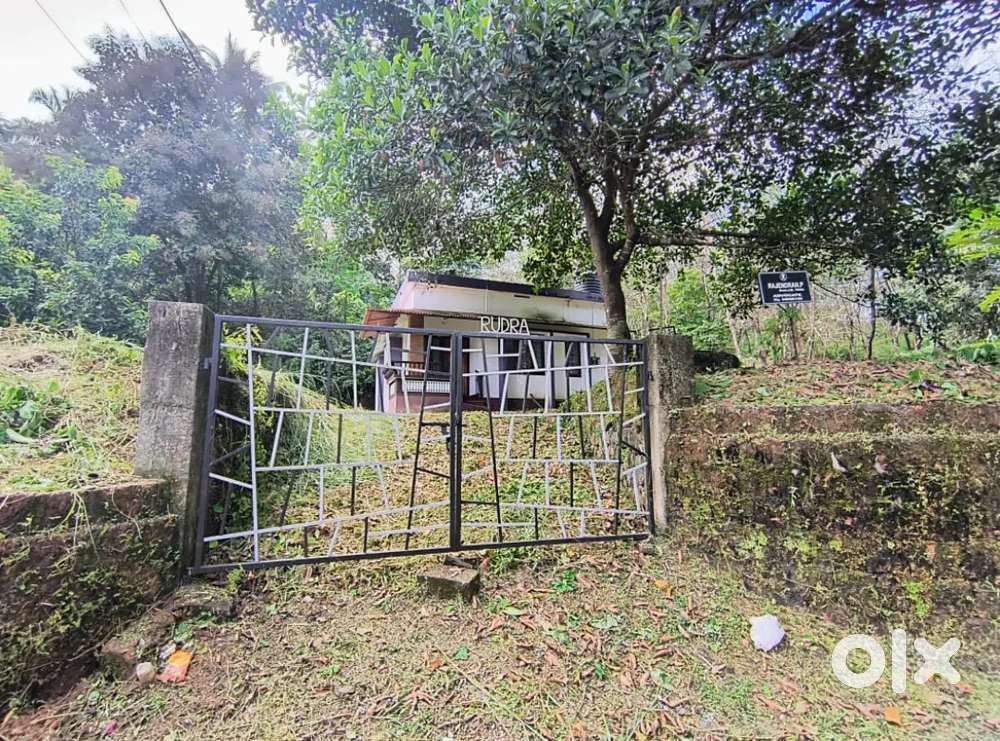 2BHK HOUSE IN  MATTANNUR TOWN.FOR SALARY HOLDERS