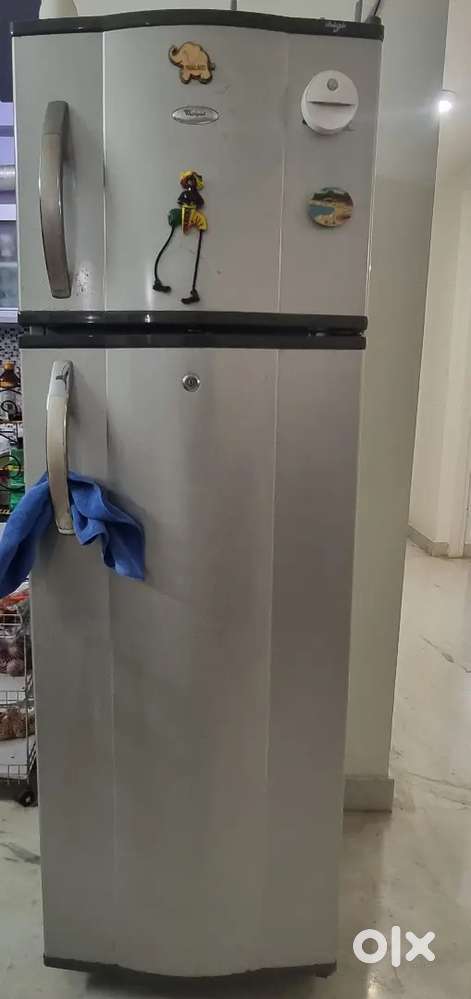 Whilpool Refrigerator 220 Ltr