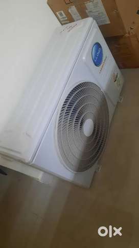 Lloyd split ac 1 ton and 1.5 ton